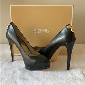 Michael Kors Hamilton Pump